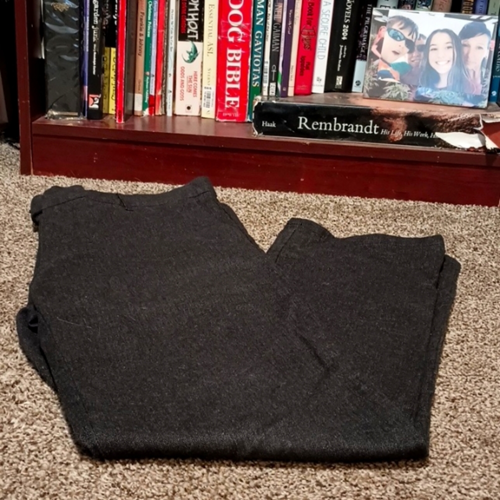 32 | 32 Claiborne Charcoal Slacks